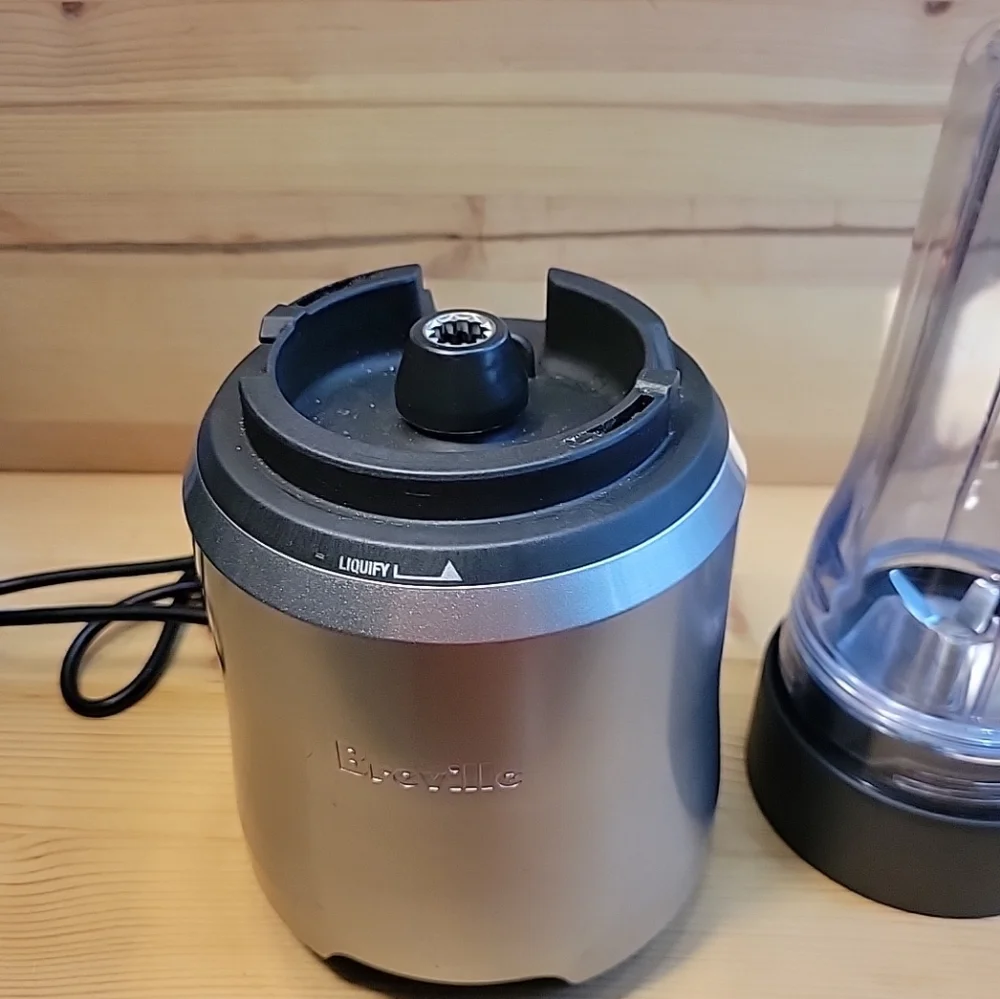 Breville Boss To Go Personal Blender BPB610 - Picture 4 of 10